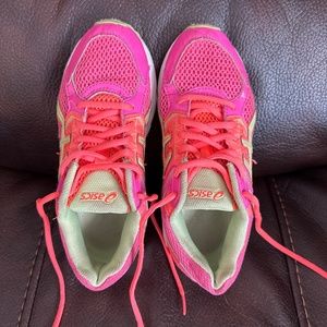 Women’s ASICS size 37